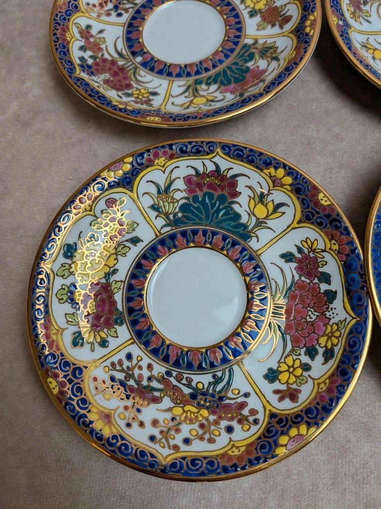 Lot of 4 hand-painted saucers Thailand – Polychrome floral decor and gildings – photo 3